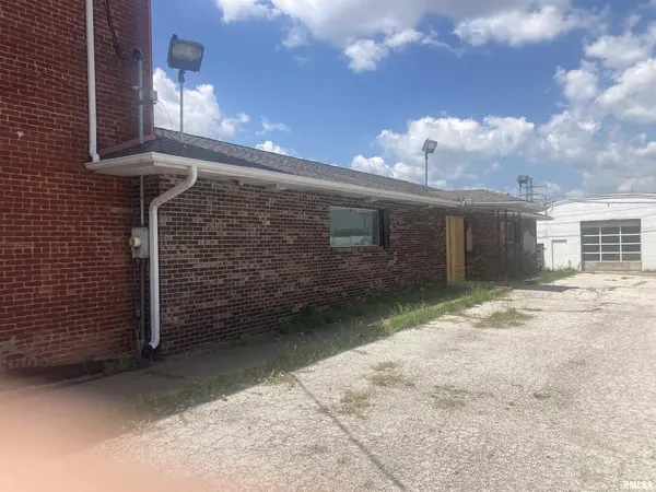 2317 4TH AVE, Rock Island, IL 61201