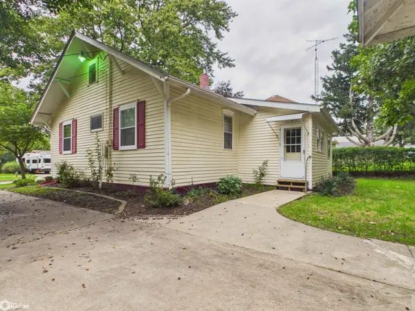 432 N 9Th ST, Oskaloosa, IA 52577