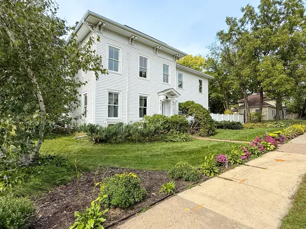 221 Vine ST, Hudson, WI 54016