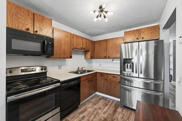 4464 Mccoll DR, Savage, MN 55378