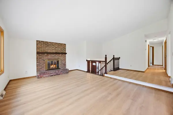 8818 N Brook AVE N, Brooklyn Park, MN 55428
