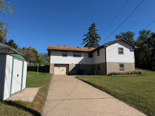 430 11th AVE NW, New Brighton, MN 55112
