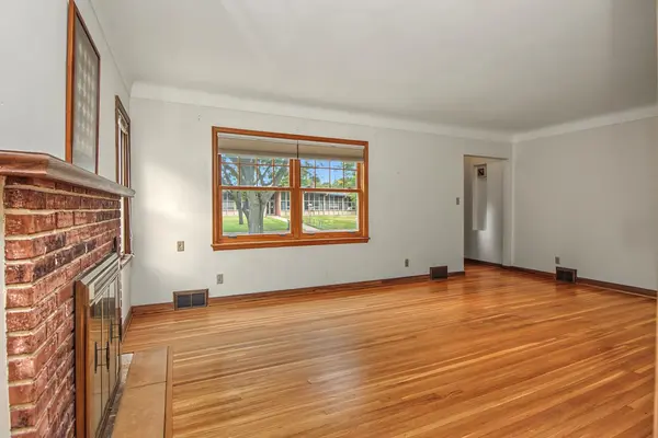 1796 Holton ST, Falcon Heights, MN 55113