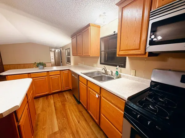 703 30th ST NW, Faribault, MN 55021