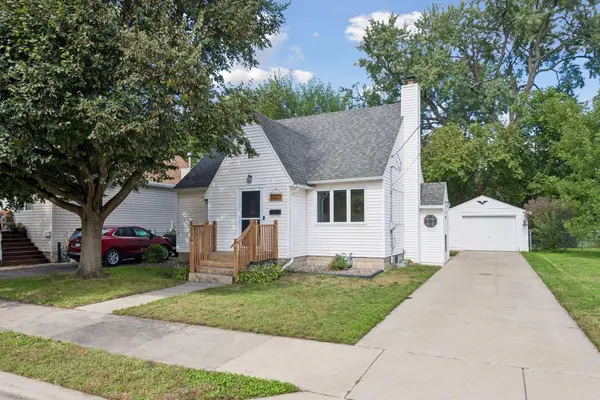 1427 1st ST SE, Rochester, MN 55904