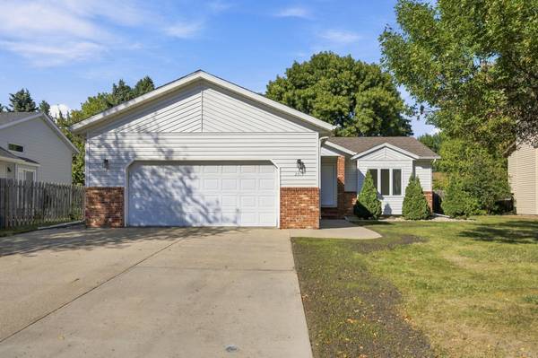 2319 35th AVE S, Fargo, ND 58104