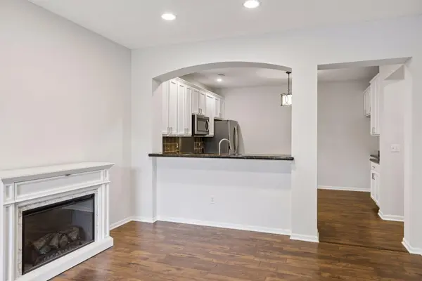 6090 W 16th ST #913, Saint Louis Park, MN 55416