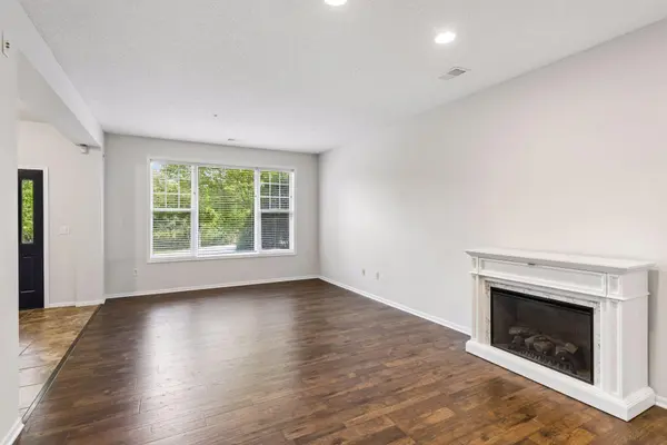 6090 W 16th ST #913, Saint Louis Park, MN 55416