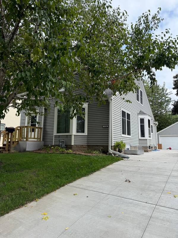 1154 Cherokee AVE, West Saint Paul, MN 55118