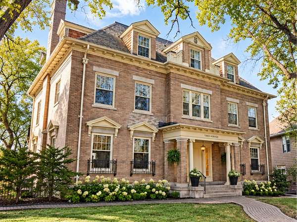 300 Ridgewood AVE #4, Minneapolis, MN 55403