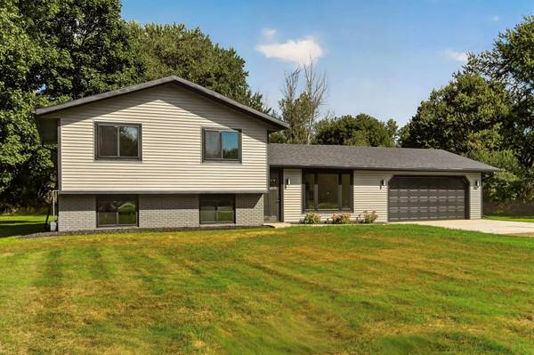 5225 Logan ST SE, Rochester, MN 55904