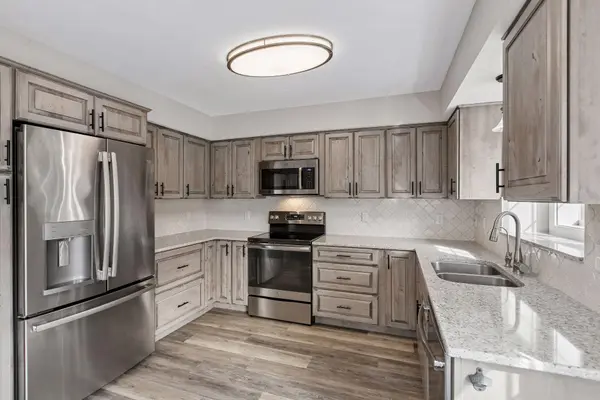8605 Oxford LN, Brooklyn Park, MN 55443