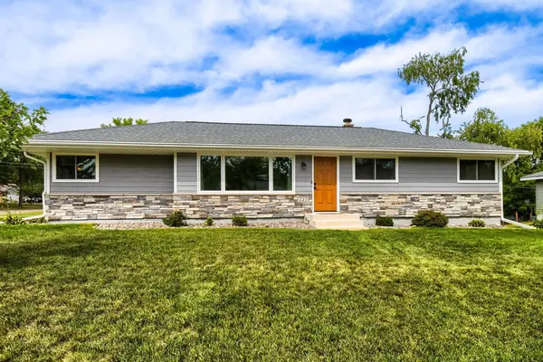 227 Dawn AVE, Shoreview, MN 55126