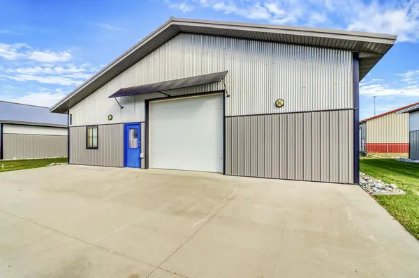 2233 Sheyenne ST, West Fargo, ND 58078