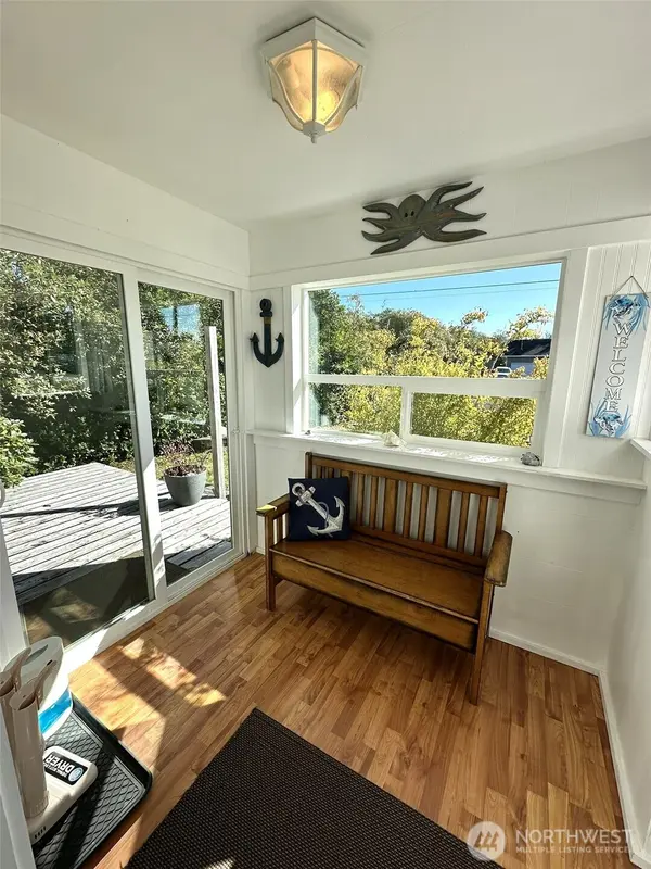 564 Ensign AVE NW, Ocean Shores, WA 98569