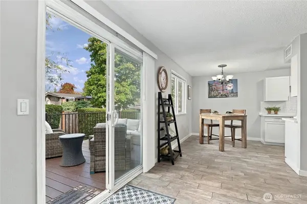 7340 NE 142nd PL #Unit A, Kirkland, WA 98034