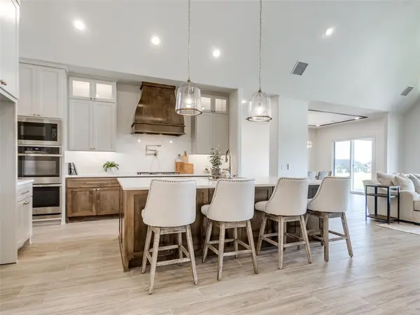 948 Dorsi CIR, Newcastle, OK 73065
