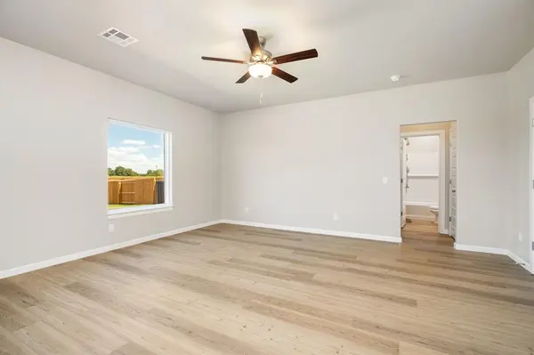 712 Luna WAY, Tuttle, OK 73089