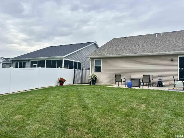 1518 DEARBORN DR, Springfield, IL 62711