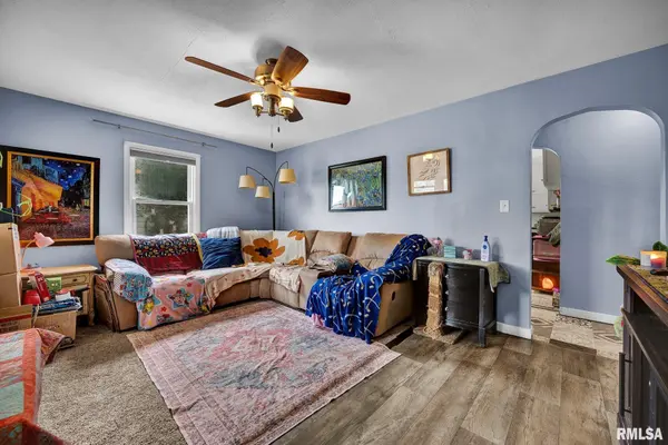 117 VINE ST, Washington, IL 61571