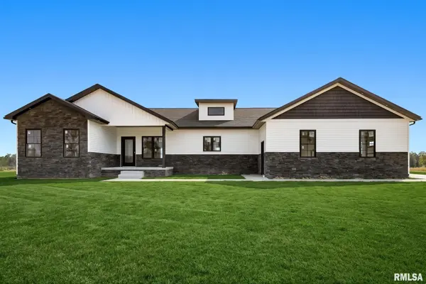12901 Leslie CT, Marion, IL 62959