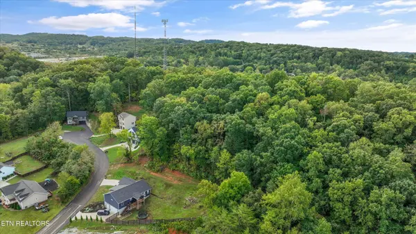 41 Clear Creek Rd, Kodak, TN 37764