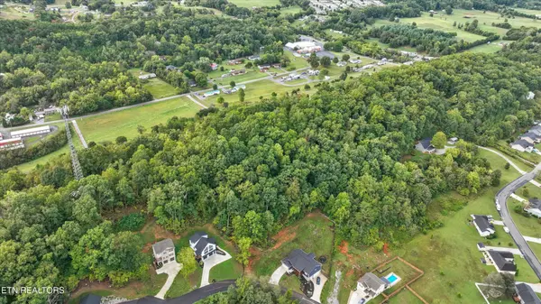 41 Clear Creek Rd, Kodak, TN 37764
