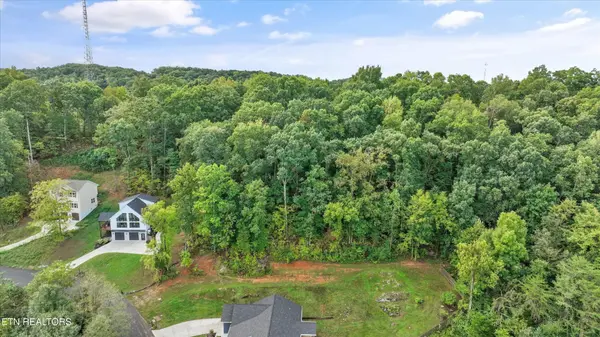 41 Clear Creek Rd, Kodak, TN 37764