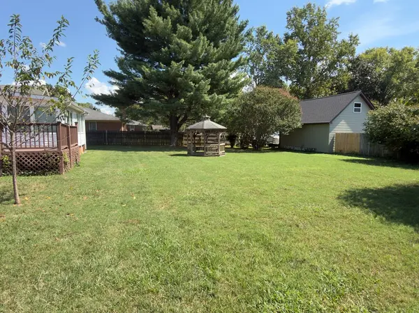 1807 Haynes Dr, Murfreesboro, TN 37129
