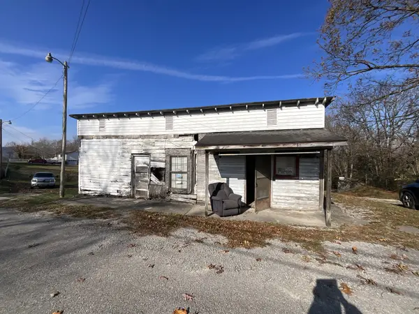 341 Davenport Rd, La Follette, TN 37766