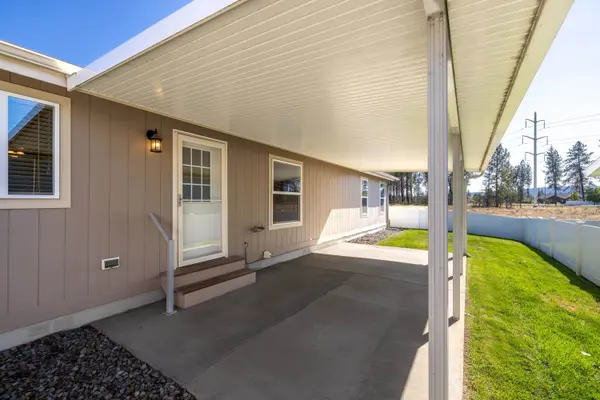 7007 W JIMMY Ln, Nine Mile Falls, WA 99026