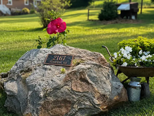 2167 Susanna RD, Niangua, MO 65713