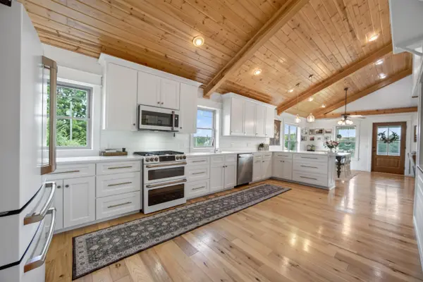 2167 Susanna RD, Niangua, MO 65713