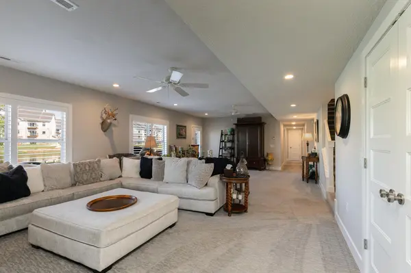 703 N Fox Hill CIR, Nixa, MO 65714