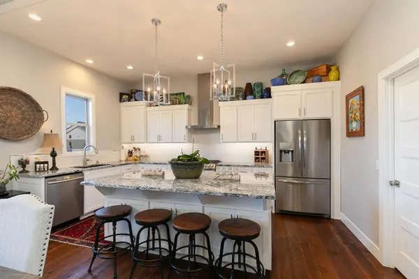 703 N Fox Hill CIR, Nixa, MO 65714