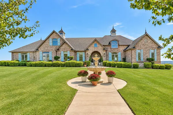 9386 E Maple Ridge LN, Strafford, MO 65757