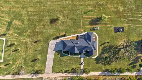 9386 E Maple Ridge LN, Strafford, MO 65757
