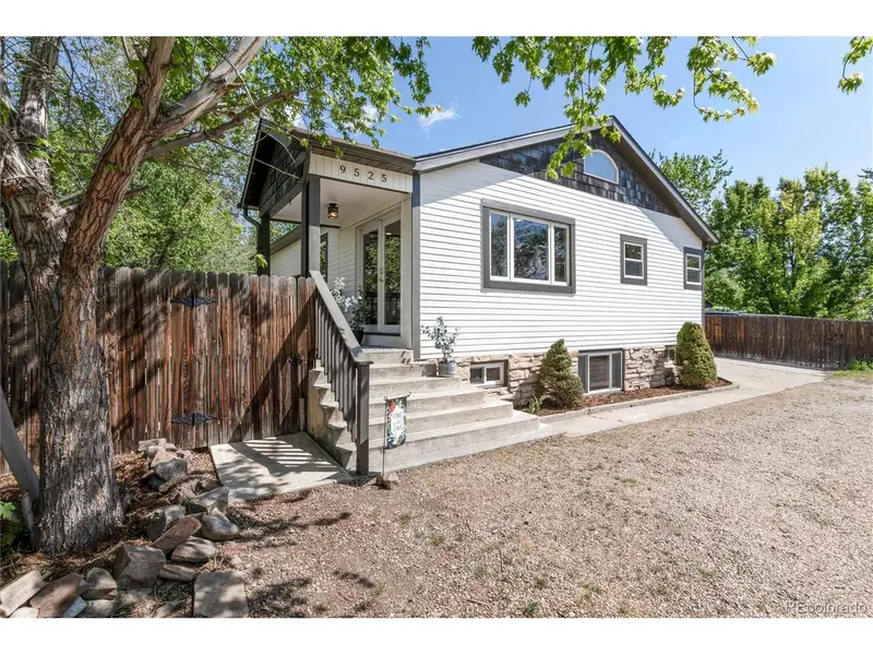 9525 W 11th, Lakewood, CO 80215