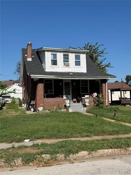 3637 Pine Grove AVE, Uplands Park, MO 63121