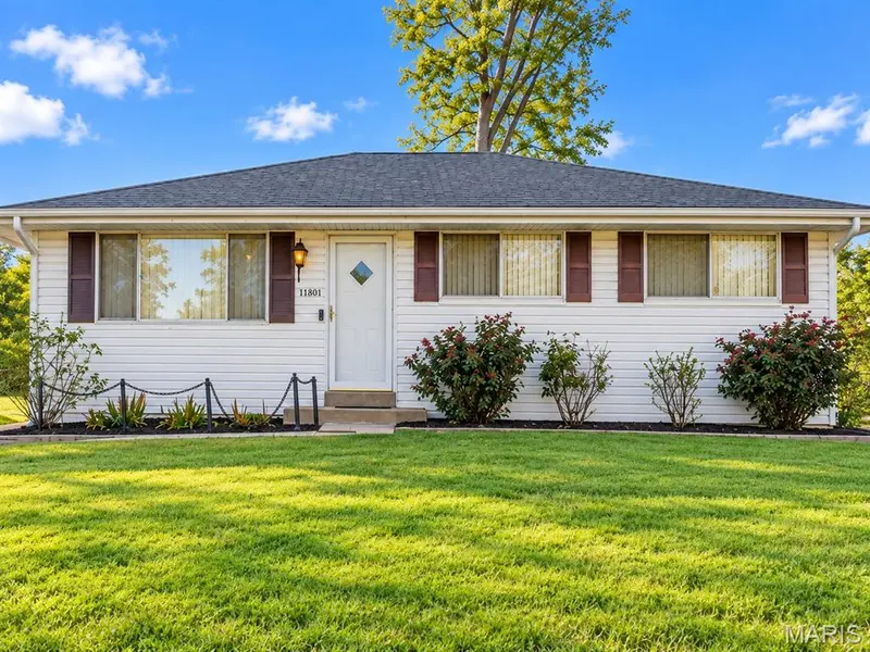 11801 Bridgevale AVE, St Louis, MO 63138