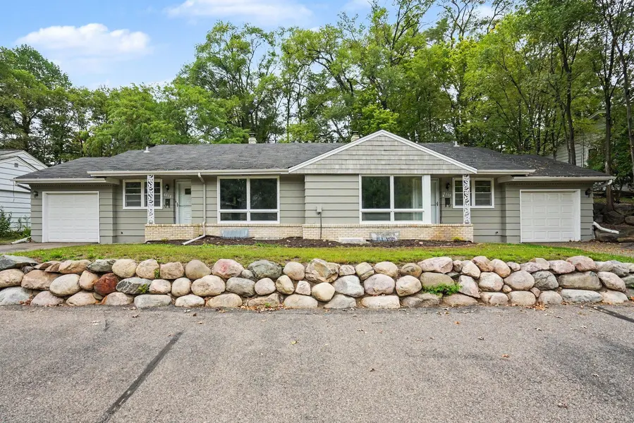 6117 France AVE S, Edina, MN 55410