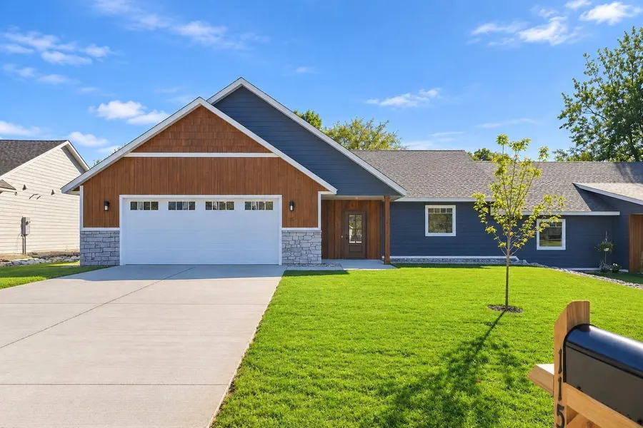 115 NW Pine ST, New London, MN 56273