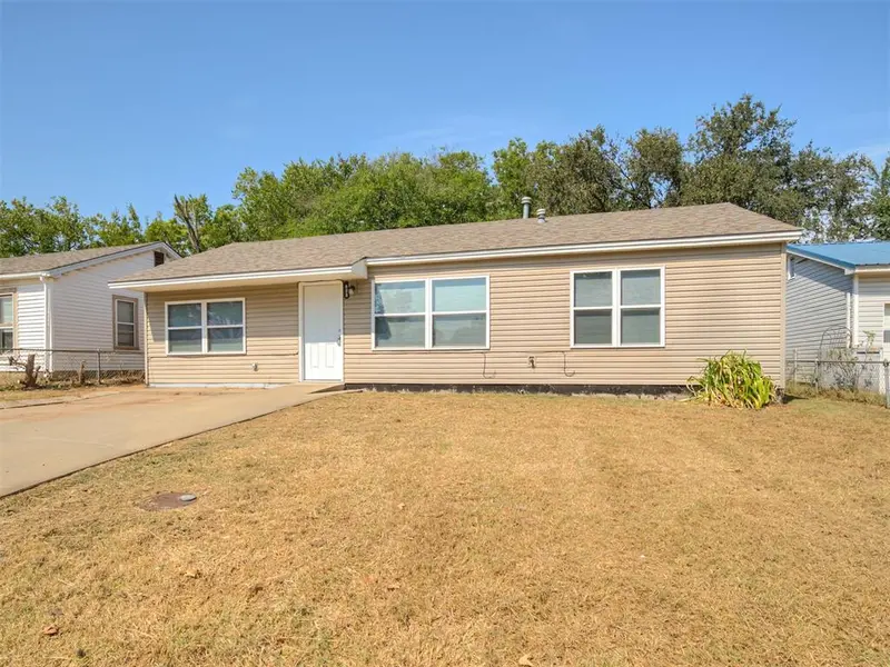908 Buck DR, Shawnee, OK 74801
