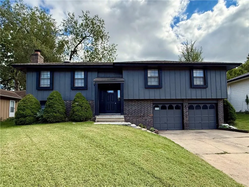 1415 W Ferrel DR, Olathe, KS 66061