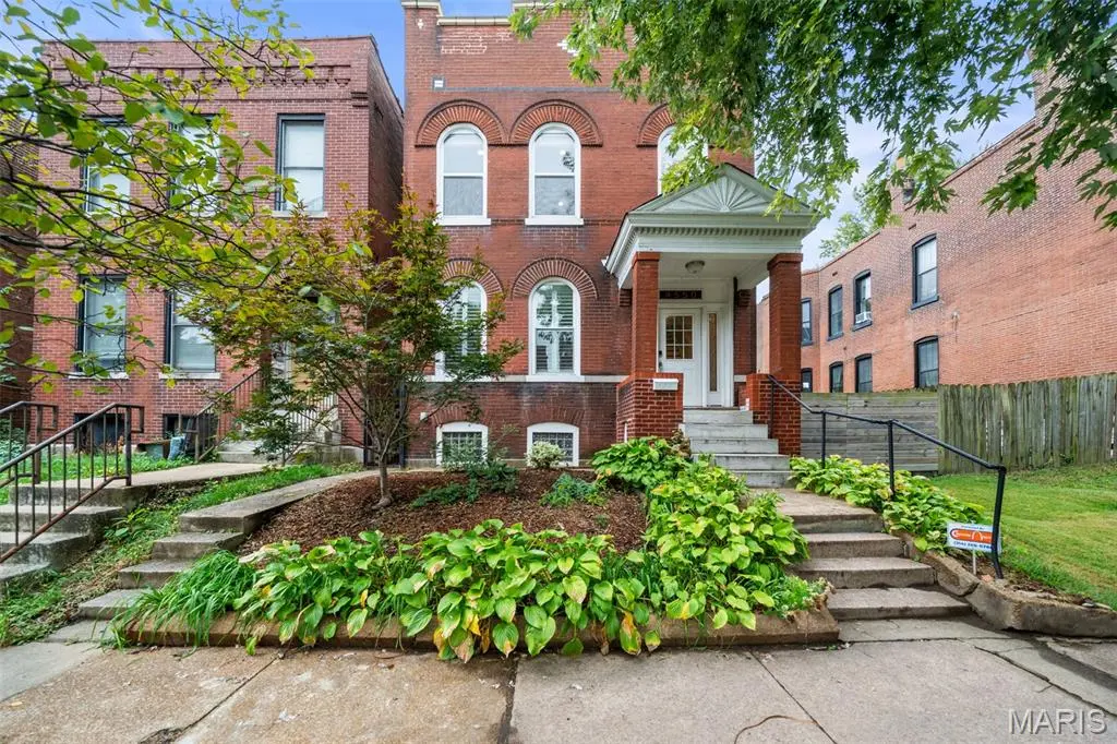 4550 Oakland AVE, St Louis, MO 63110