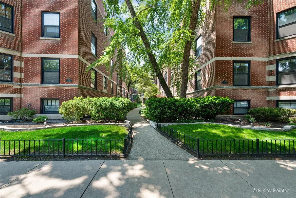 726 Hinman AVE #2W, Evanston, IL 60202
