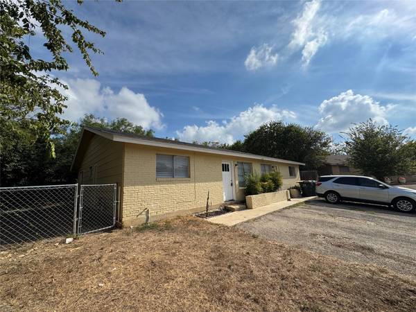 128 Coers CIR #B, San Marcos, TX 78666