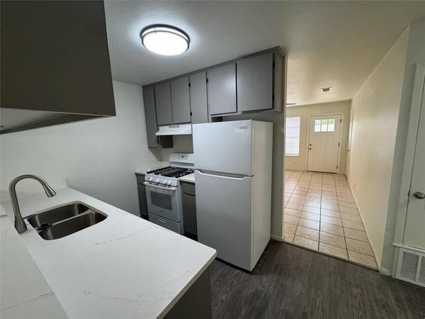 128 Coers CIR #B, San Marcos, TX 78666