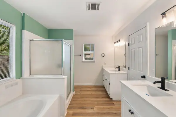 810 Honeysuckle DR, Leander, TX 78641