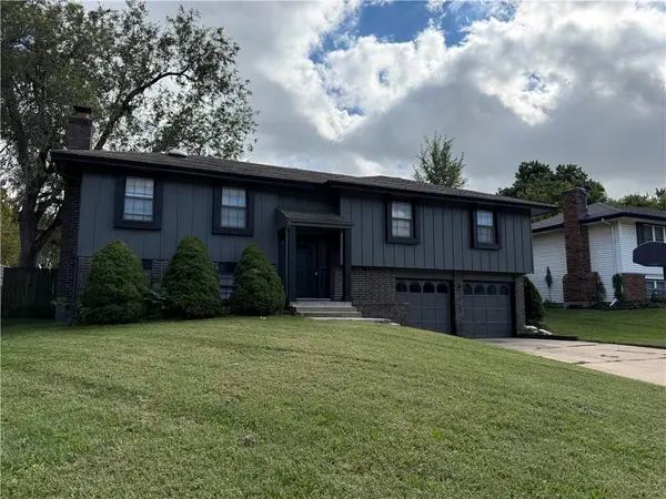 1415 W Ferrel DR, Olathe, KS 66061